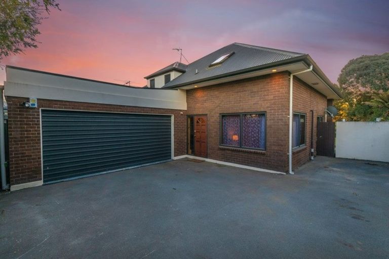 Photo of property in 243a Wainoni Road, Avondale, Christchurch, 8061