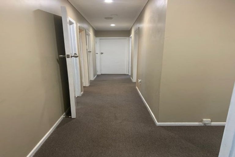 Photo of property in 15 Kiernan Place, Kelston, Auckland, 0602