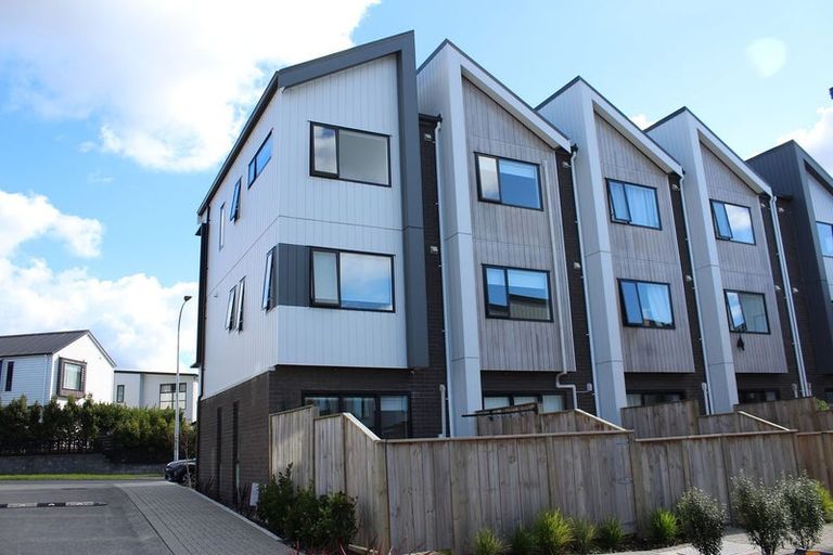 Photo of property in 5/36 Westgate Drive, Westgate, Auckland, 0614