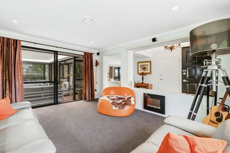 Photo of property in 8a Astrolabe Place, Gulf Harbour, Whangaparaoa, 0930