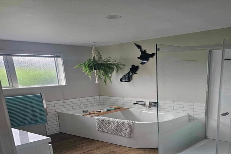 Photo of property in 9 Brown Road, Brixton, Waitara, 4382