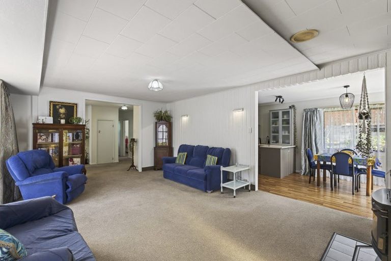 Photo of property in 32 Beaumont Crescent, Frankleigh Park, New Plymouth, 4310