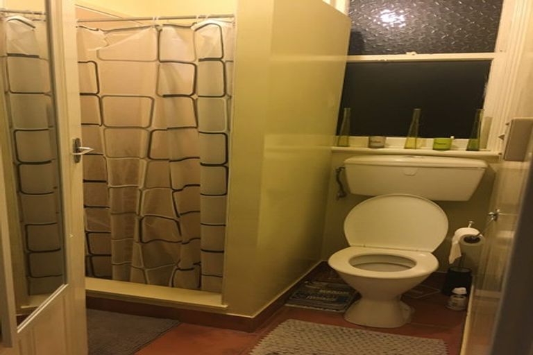 Photo of property in 100 Wallace Street, Mount Cook, Wellington, 6021