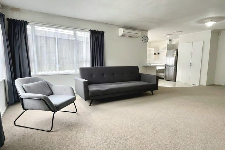 Photo of property in 1 Takatimu Way, Johnsonville, Wellington, 6037