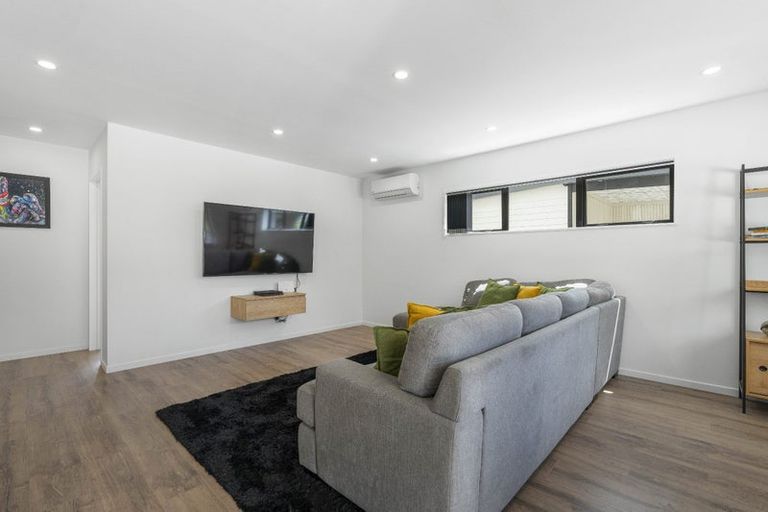 Photo of property in 2/16 James Laurie Street, Henderson, Auckland, 0612