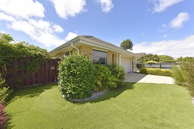 Photo of property in 22 Newnham Terrace, Upper Riccarton, Christchurch, 8041