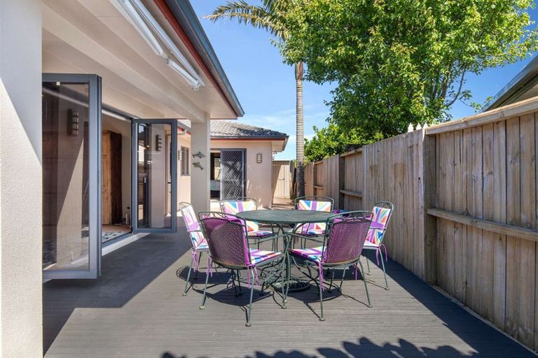 Photo of property in 36 Gibson Place, Papamoa Beach, Papamoa, 3118