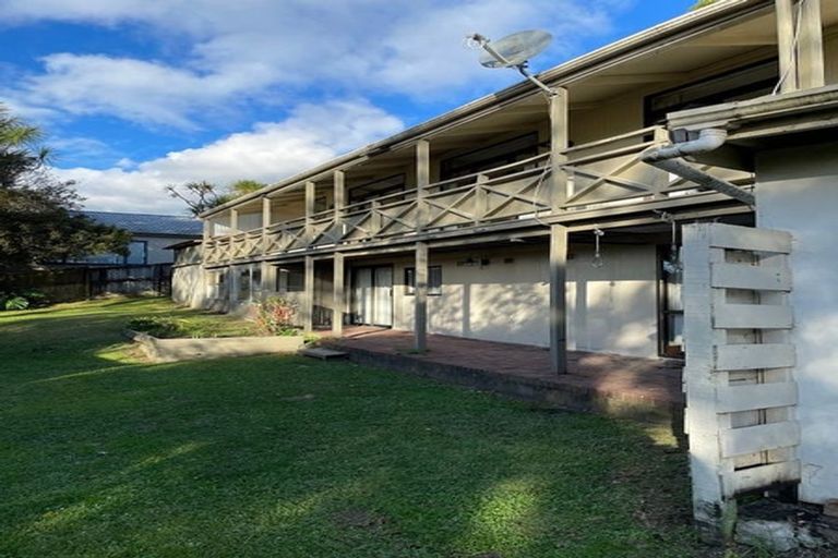 Photo of property in 2/3 Glencourt Place, Glenfield, Auckland, 0629