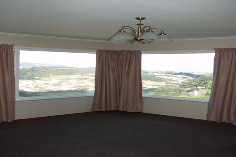 Photo of property in 73 Mills Road, Brooklyn, Wellington, 6021