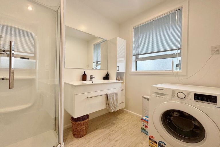 Photo of property in 2/38 Dee Street, St Albans, Christchurch, 8014