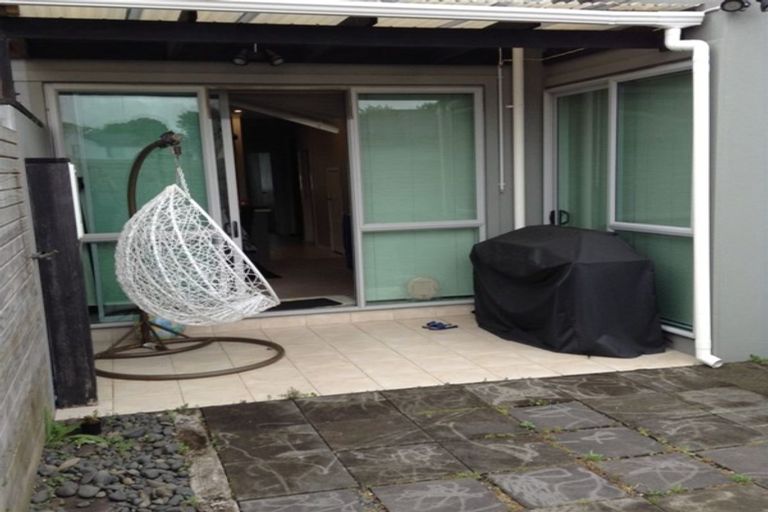 Photo of property in 11d Clearwater Cove, West Harbour, Auckland, 0618