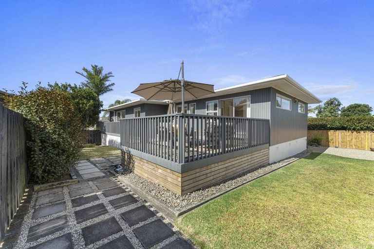 Photo of property in 22 Himalaya Drive, Half Moon Bay, Auckland, 2012