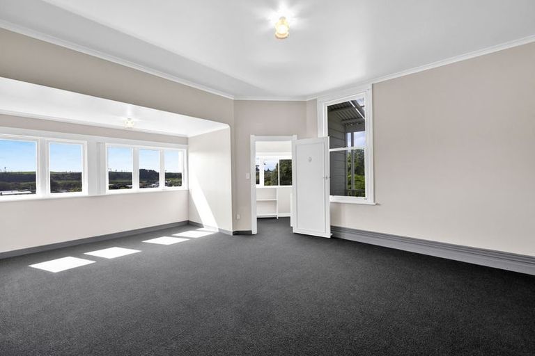 Photo of property in 20 Cambridge Street, Patea, 4520