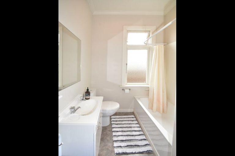 Photo of property in 90 Tomahawk Road, Andersons Bay, Dunedin, 9013