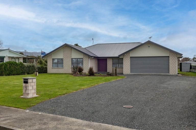Photo of property in 9 Mylindas Road, Whakatiwai, Miranda, 2473
