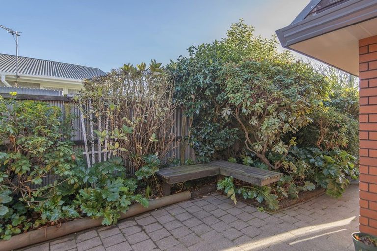 Photo of property in 1/423 Harewood Road, Harewood, Christchurch, 8051