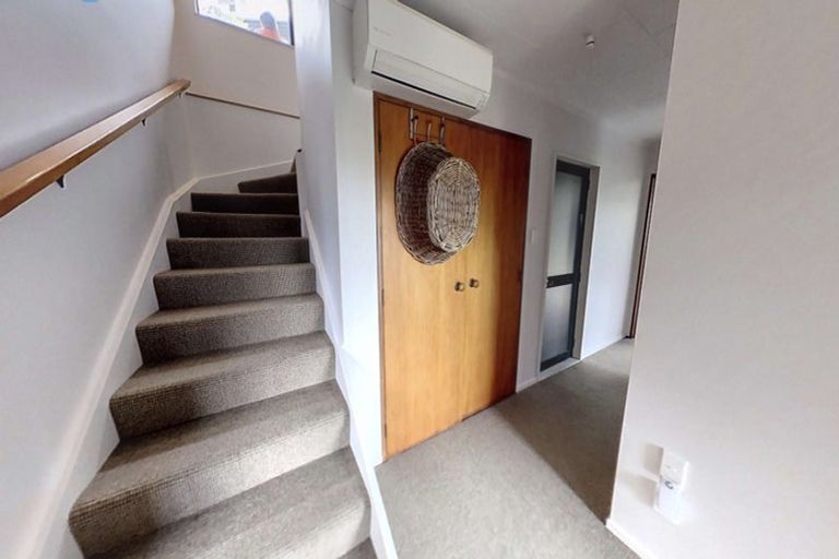 Photo of property in 135 Priestley Terrace, Bluff Hill, Napier, 4110