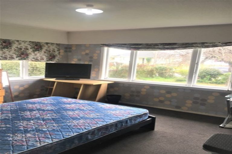 Photo of property in 77 Hoani Street, Northcote, Christchurch, 8052