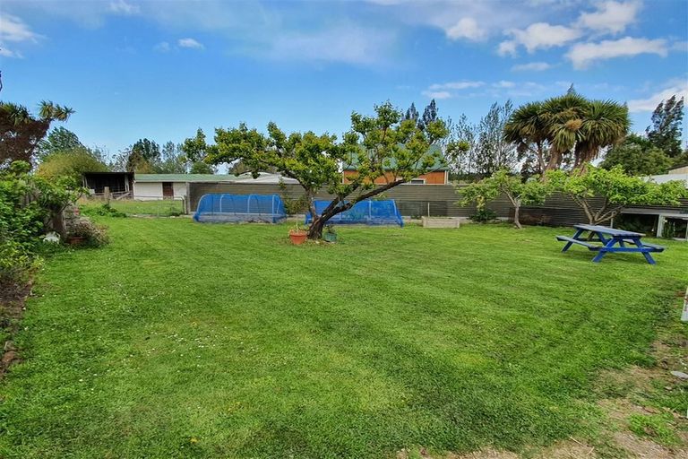 Photo of property in 37 Timaru Road, Waimate, 7924