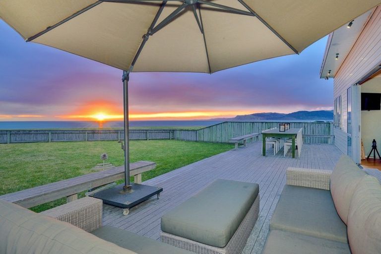 Photo of property in 215 Newcastle Street, Mahia, 4198