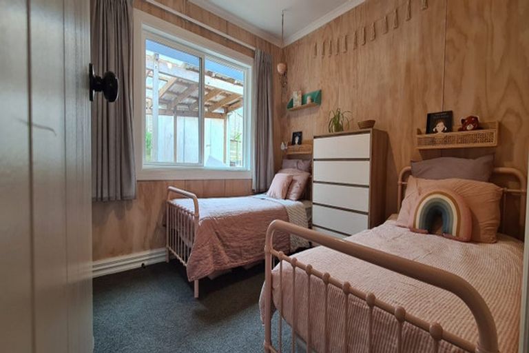 Photo of property in 46b Lees Grove, Wainuiomata, Lower Hutt, 5014