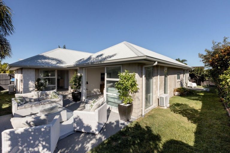 Photo of property in 12 Kokihi Close, Papamoa Beach, Papamoa, 3118