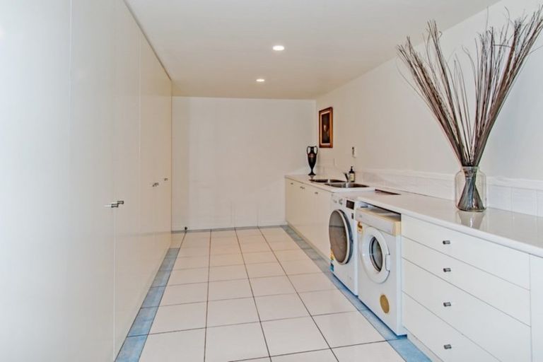 Photo of property in 1 Sherwood Lane, Cashmere, Christchurch, 8022