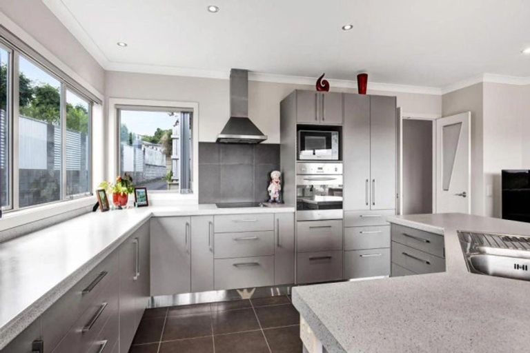 Photo of property in 4a Marchant Place, Westown, New Plymouth, 4310