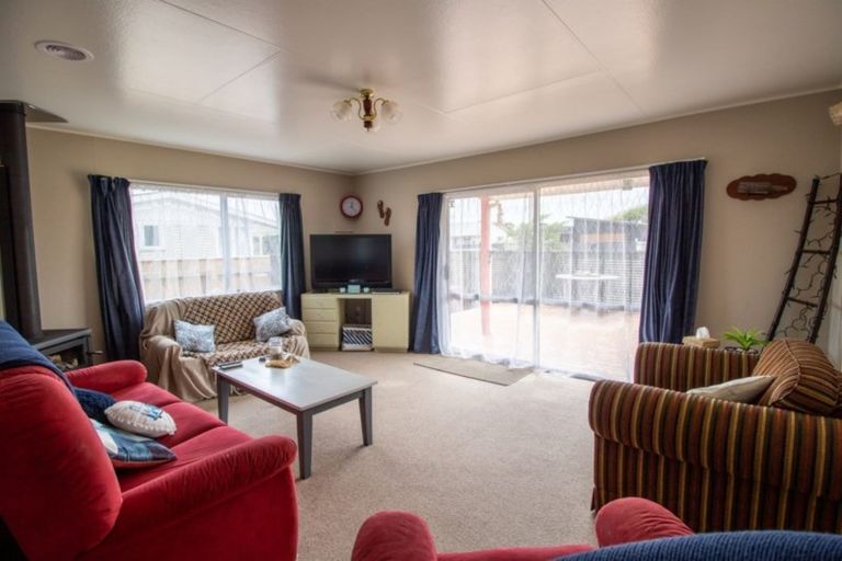 Photo of property in 18a Shortt Street, Foxton Beach, Foxton, 4815