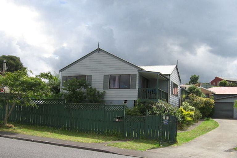Photo of property in 52 West Harbour Drive, West Harbour, Auckland, 0618