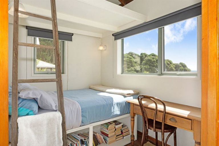 Photo of property in 81 Wellington Road, Paekakariki, 5034