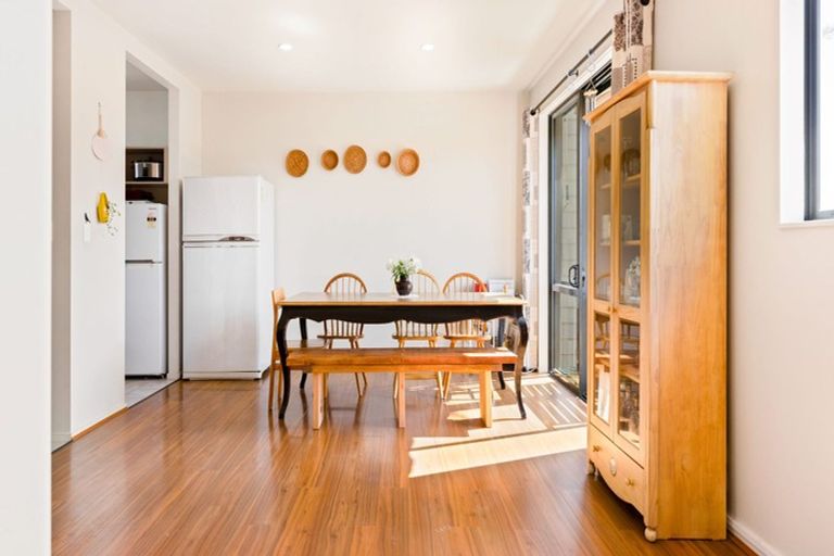 Photo of property in 17/22 Northcross Drive, Oteha, Auckland, 0632