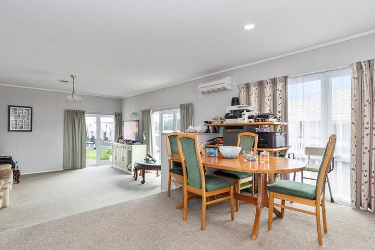 Photo of property in 28 Balmacewen Place, Mount Maunganui, 3116