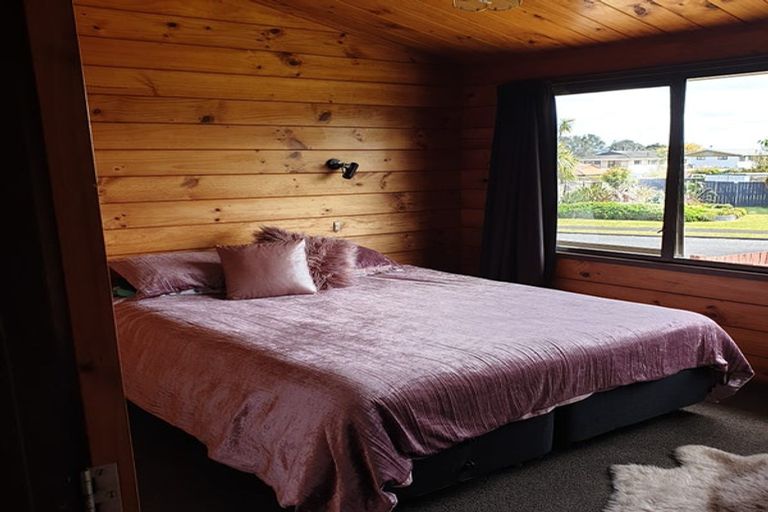 Photo of property in 118 Racecourse Road, Waiuku, 2123