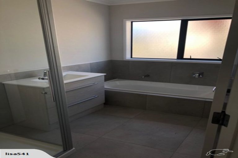 Photo of property in 18 Gortin Close, East Tamaki, Auckland, 2013