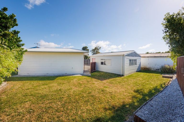 Photo of property in 20 Pinedale Parade, Milson, Palmerston North, 4414
