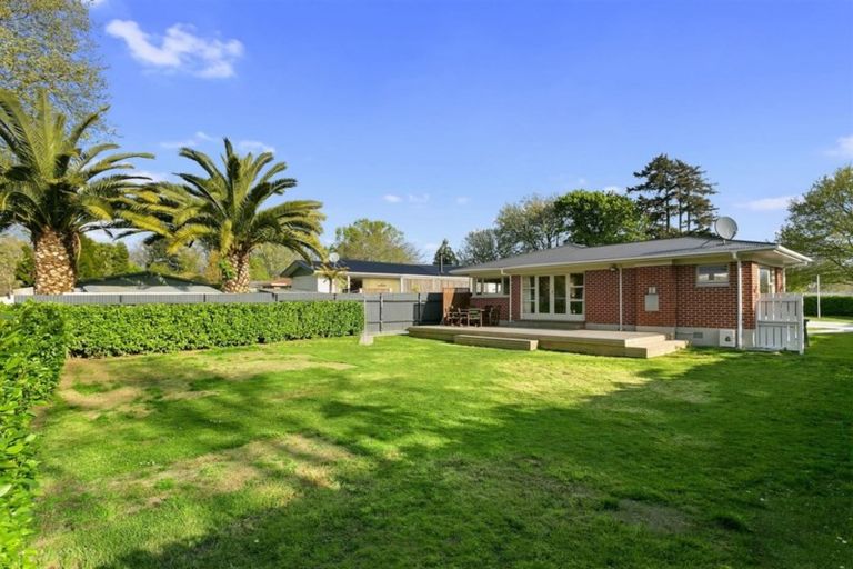 Photo of property in 322 Shakespeare Street, Leamington, Cambridge, 3432