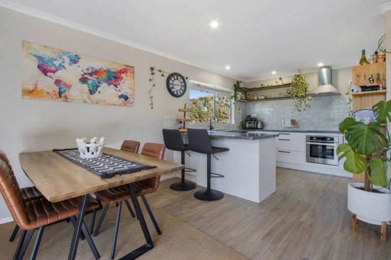 Photo of property in 37 Sutton Road, Te Horo, Otaki, 5582