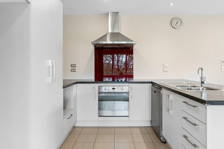 Photo of property in 18 Date Crescent, Aidanfield, Christchurch, 8025