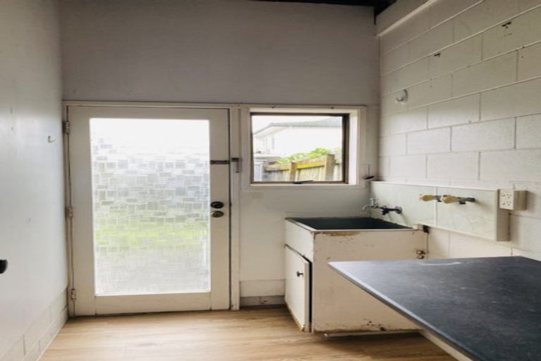 Photo of property in 1/60 Sandspit Road, Cockle Bay, Auckland, 2014