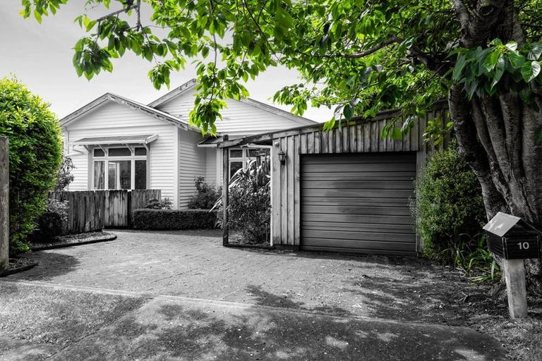 Photo of property in 10 Cameron Street, Hawera, 4610