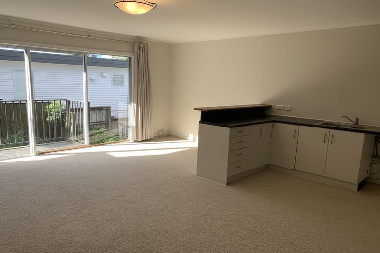 Photo of property in 2/12 Marama Street, Castor Bay, Auckland, 0620