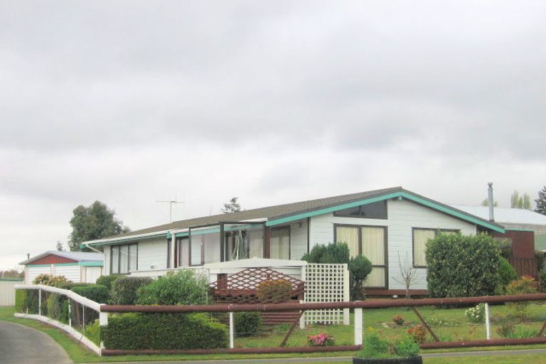 Photo of property in 14 Tobin Place, Richmond Heights, Taupo, 3330