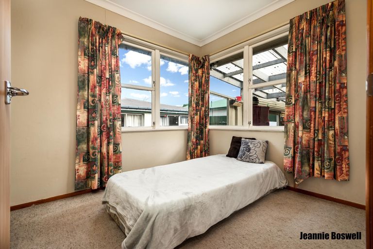 Photo of property in 16 Roy Street, Palmerston North, 4410