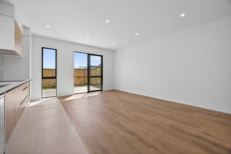 Photo of property in 12 Kaapehu Street, Karaka, 2578