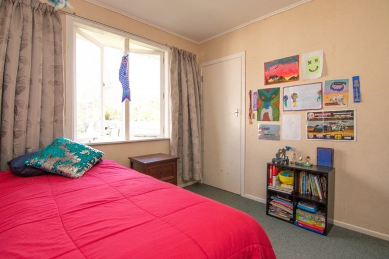 Photo of property in 45 Tararua Terrace, Cloverlea, Palmerston North, 4412