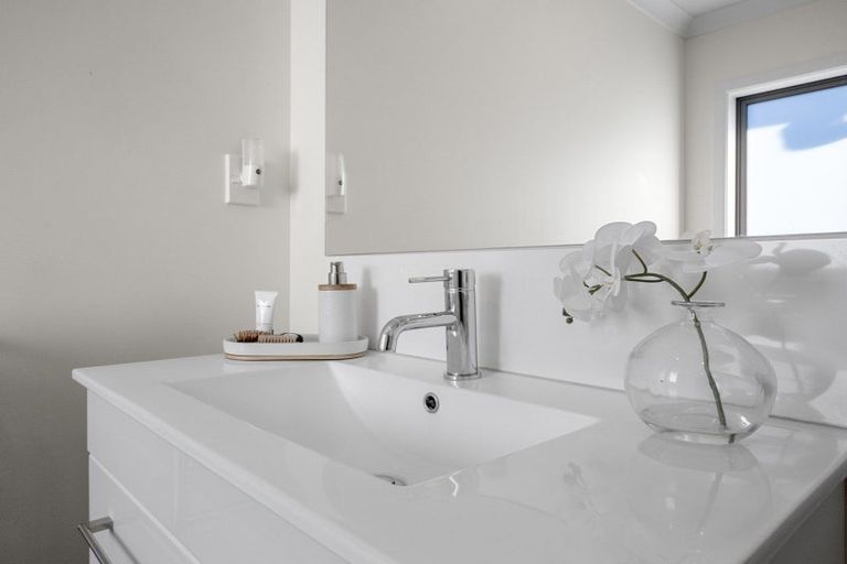 Photo of property in 3 Lakeview Quay, Pyes Pa, Tauranga, 3112