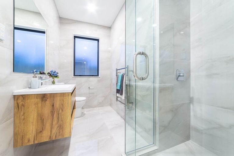 Photo of property in 11 Thomas Rielly Avenue, Hobsonville, Auckland, 0616
