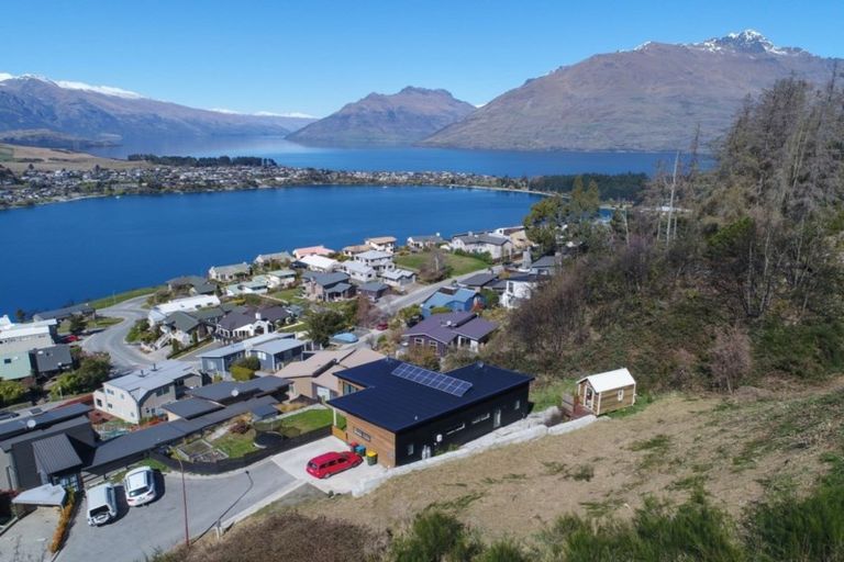 Photo of property in 16 Birch Lane, Queenstown, 9300
