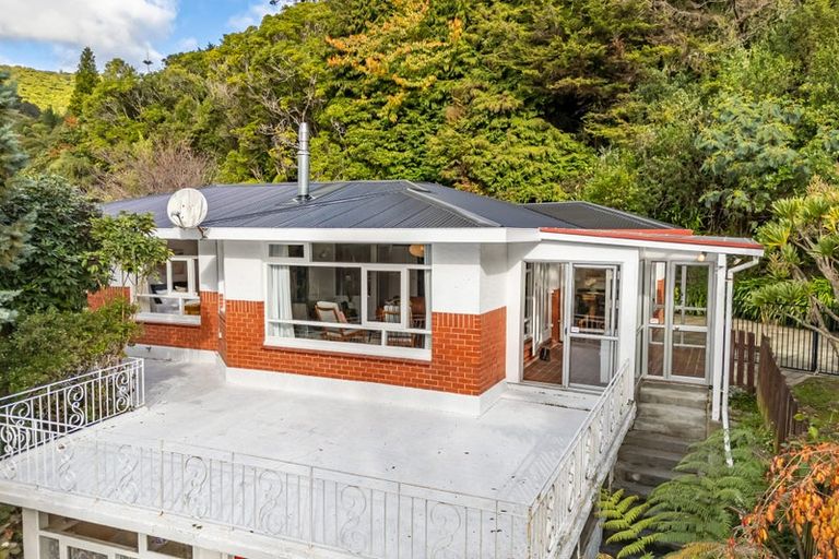 Photo of property in 120 Hine Road, Wainuiomata, Lower Hutt, 5014